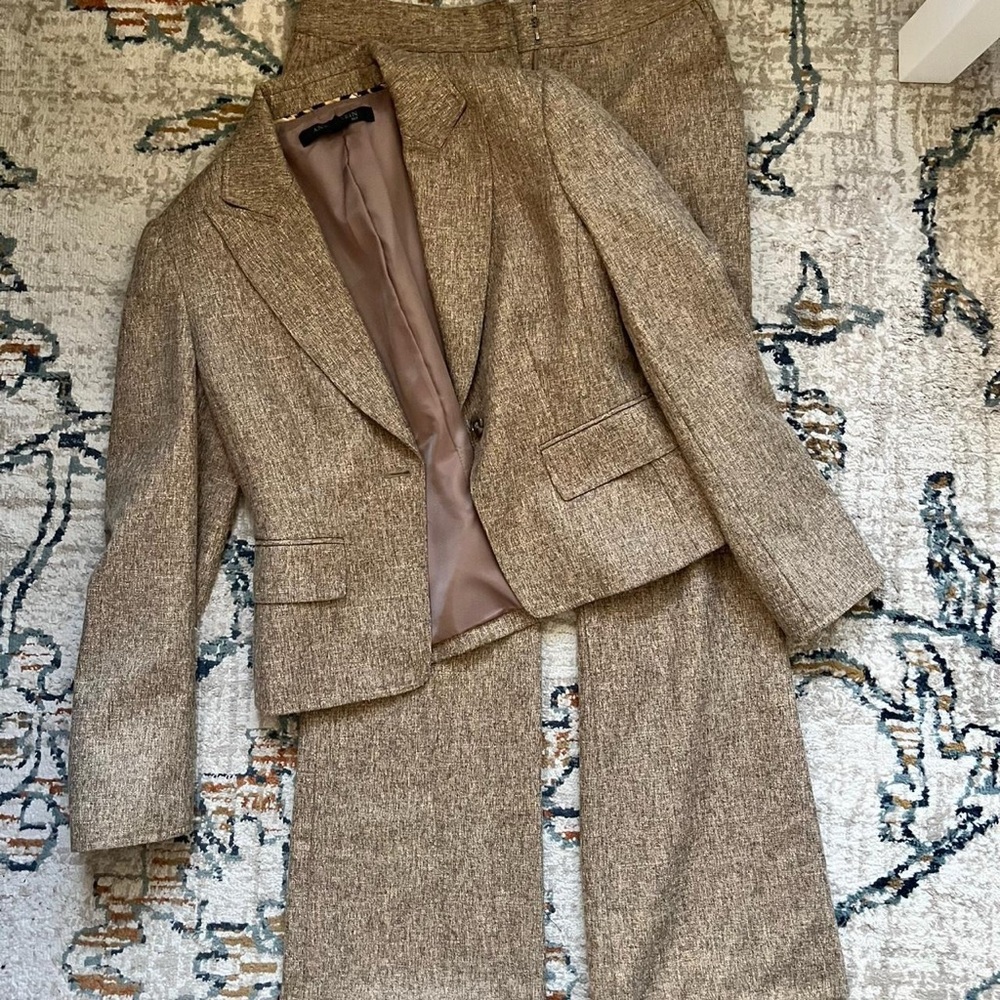 Tan and brown vintage Anne Klein pant suit in great condition